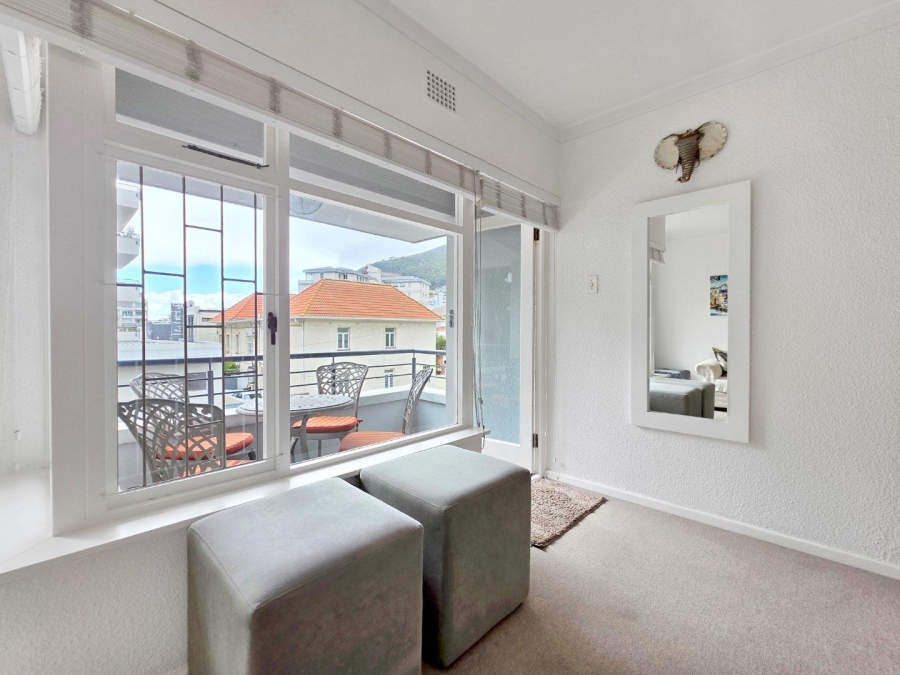 To Let 1 Bedroom Property for Rent in Sea Point Western Cape